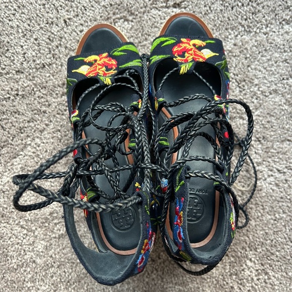Tory Burch Black Floral Embroidered Espadrille Heeled Sandals - Picture 7 of 7